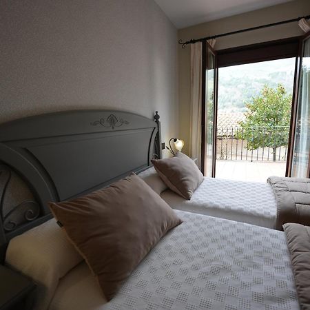 Hotel Rural Y Restaurante, Rinconcito De Gredos Cuevas Del Valle Eksteriør bilde