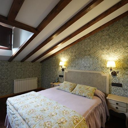 Hotel Rural Y Restaurante, Rinconcito De Gredos Cuevas Del Valle Eksteriør bilde