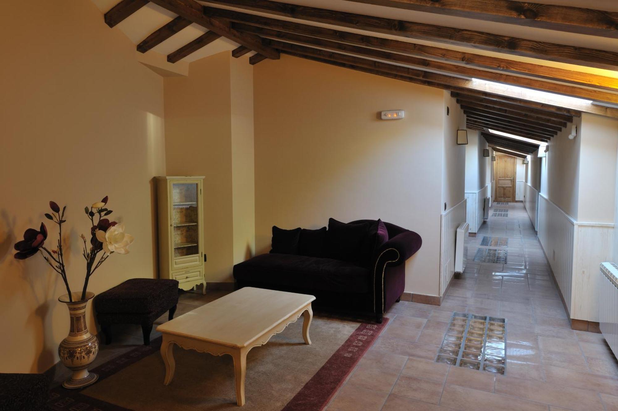 Hotel Rural Y Restaurante, Rinconcito De Gredos Cuevas Del Valle Eksteriør bilde