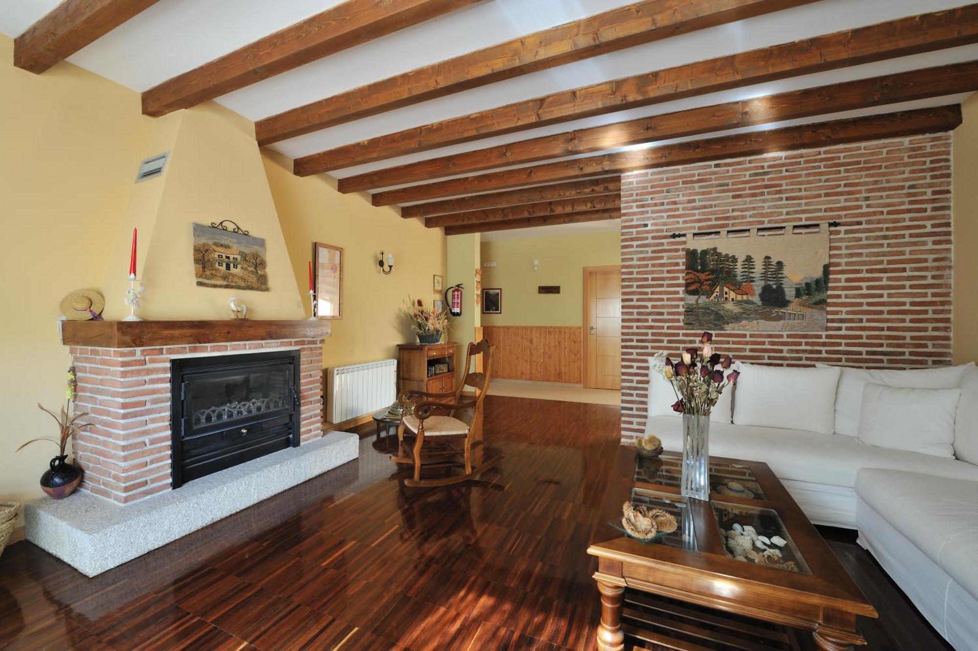 Hotel Rural Y Restaurante, Rinconcito De Gredos Cuevas Del Valle Eksteriør bilde