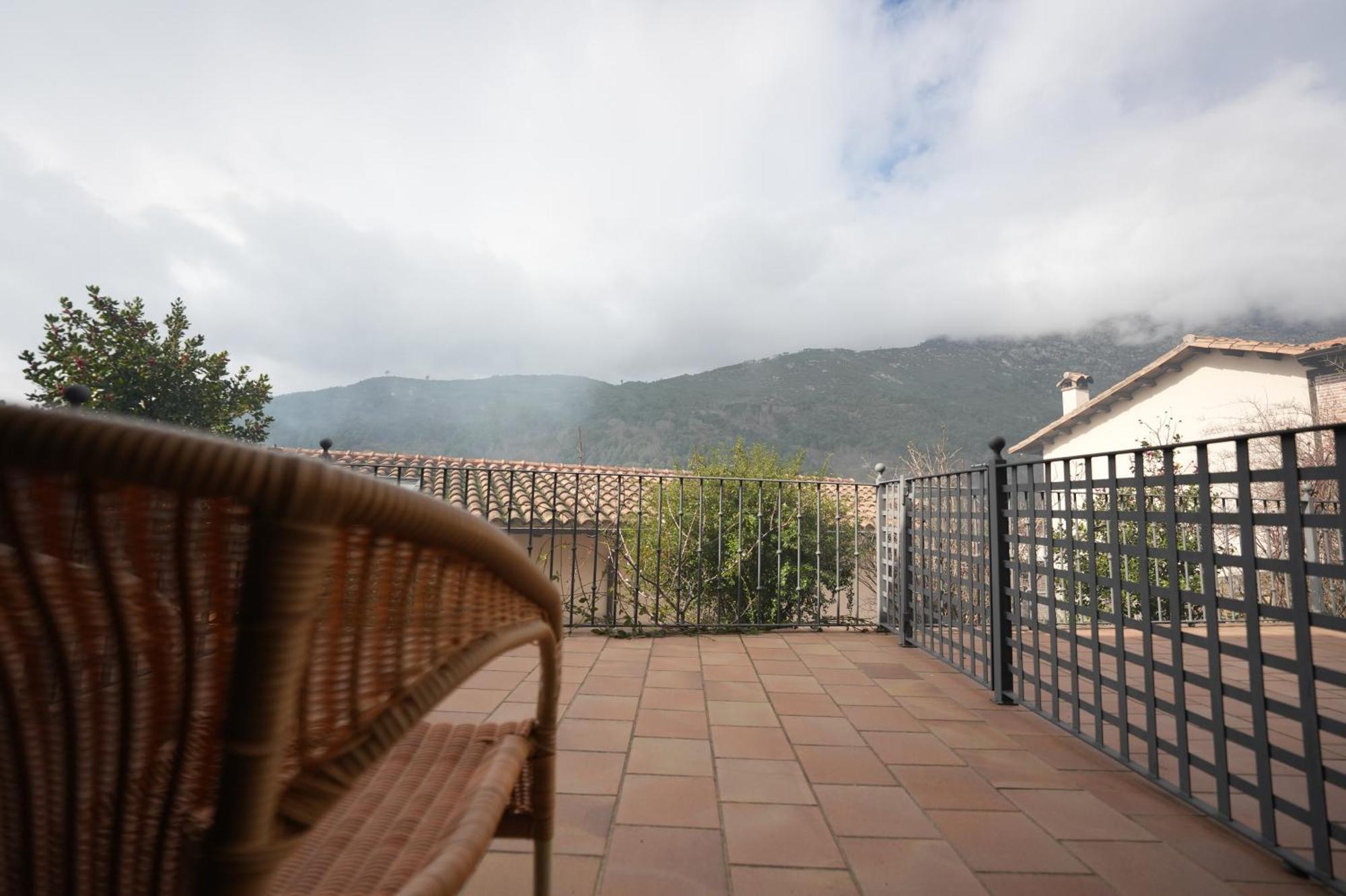 Hotel Rural Y Restaurante, Rinconcito De Gredos Cuevas Del Valle Eksteriør bilde