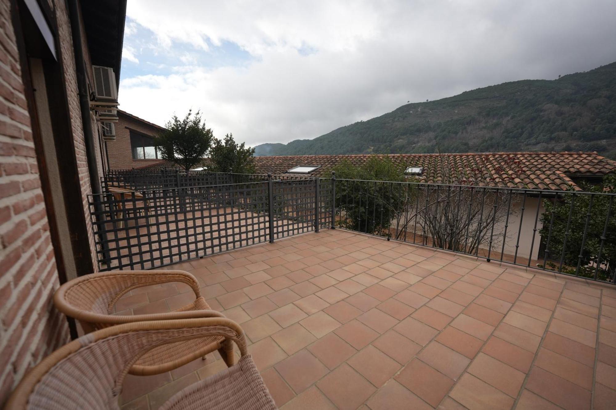Hotel Rural Y Restaurante, Rinconcito De Gredos Cuevas Del Valle Eksteriør bilde